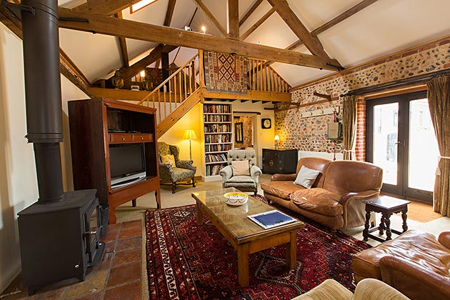 Rosedale Barn Cottage's lounge, opposite view